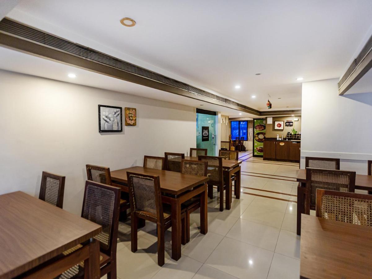 Treebo Trend Time Square Marine Drive Hotel Kochi Exterior photo