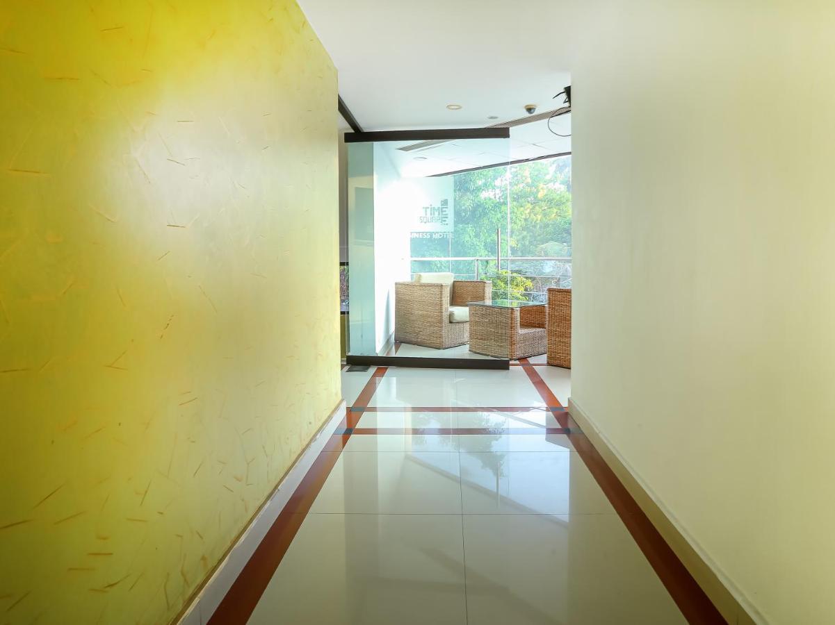 Treebo Trend Time Square Marine Drive Hotel Kochi Exterior photo