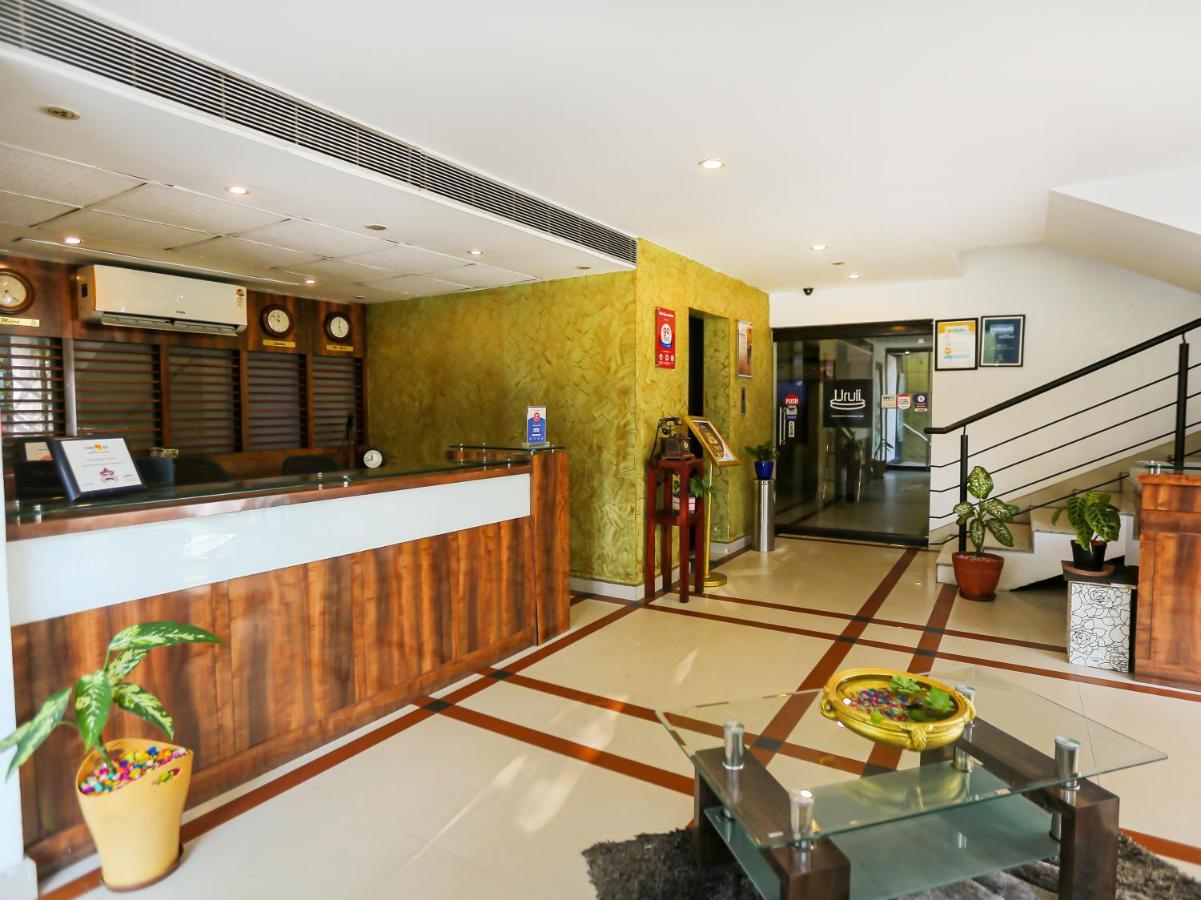 Treebo Trend Time Square Marine Drive Hotel Kochi Exterior photo