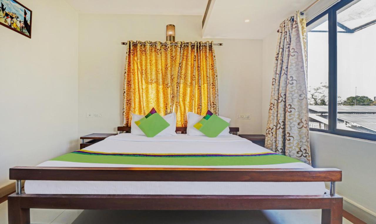 Treebo Trend Time Square Marine Drive Hotel Kochi Exterior photo